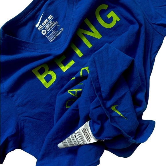 Women’s Blue Nike Tee athletic cut short sleeve - Picture 2 of 4
